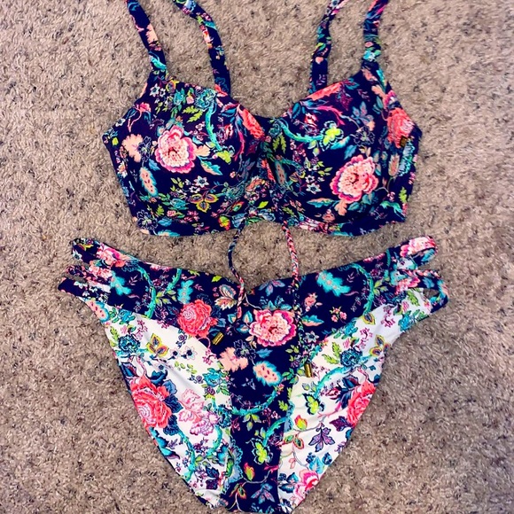 Bikini with Reversible Bottom - Picture 2 of 5